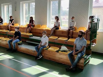  (photo)