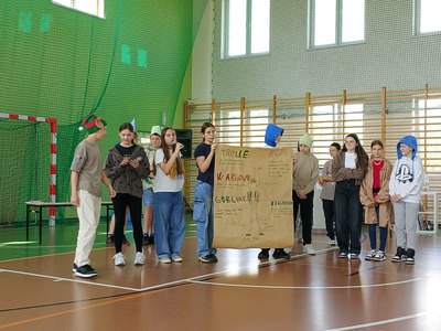  (photo)