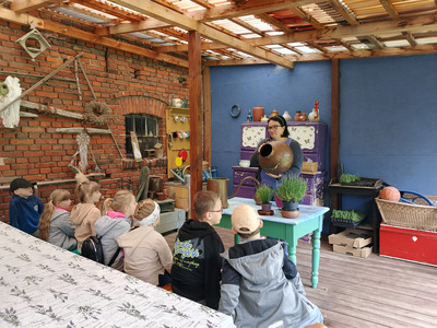  (photo)