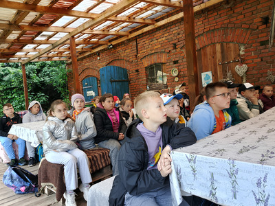  (photo)