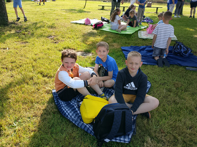  (photo)