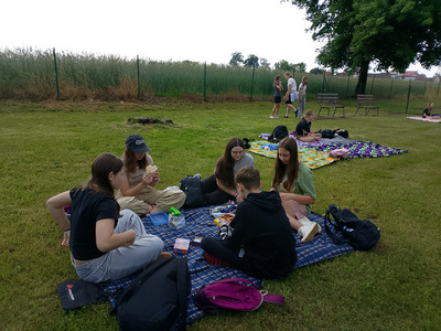  (photo)