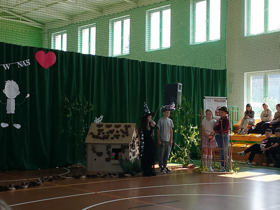  (photo)