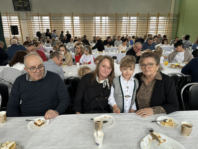  (photo)